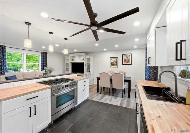 Photo 2 of Single family home for sale at 7724 S Hoyt St, Littleton, CO 80128 | MLS# 7135577 | Listing updated on 2026-10-03