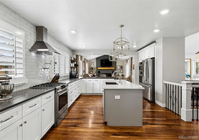 Photo 4 of Single family home for sale at 66 Fairway Ln, Littleton, CO 80123 | MLS# 5129292 | Listing updated on 2026-10-20
