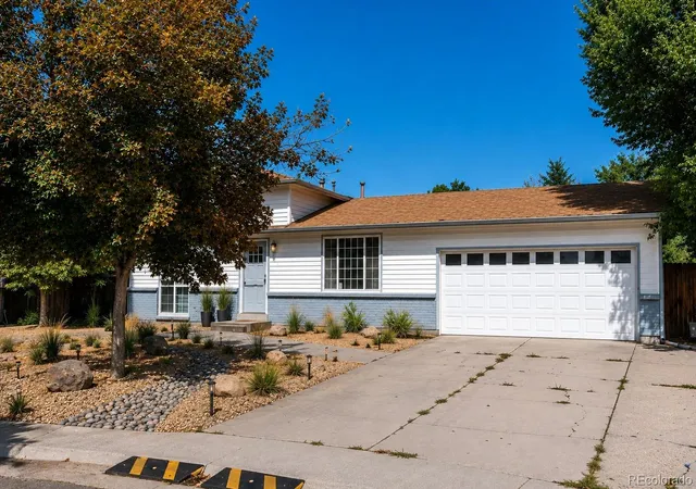 Photo 2 of Sale Pending at 3058 S Jasper Way, Aurora, CO 80013 | MLS# 8065206 | Listing updated on 2026-09-07