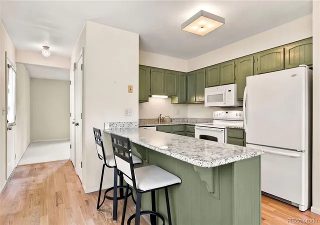 Photo 2 of Townhouse for sale at 412 S Balsam St, Lakewood, CO 80226 | MLS# 3728702 | Listing updated on 2026-09-20