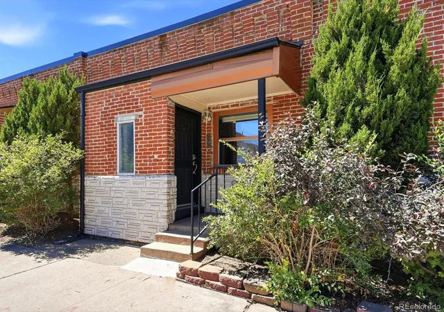 Photo 2 of Townhouse for sale at 3133 N Downing St, Denver, CO 80205 | MLS# 4537120 | Listing updated on 2026-10-17