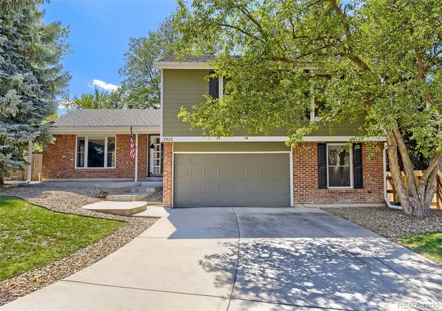 Photo 2 of Single family home for sale at 7855 S Wabash Ct, Centennial, CO 80112 | MLS# 4702251 | Listing updated on 2026-09-15