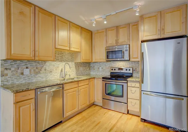 Listing Photo 4 - Condo for sale in building located at 925 E 8Th Ave, Denver, CO 80218 - Unit #140