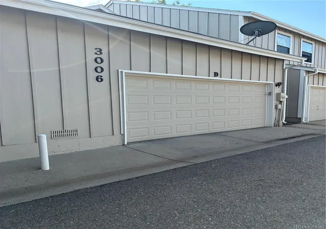 Photo 3 of Townhouse for sale at 3006 W Long Dr #D, Littleton, CO 80120 | MLS# 2575119 | Listing updated on 2026-10-08