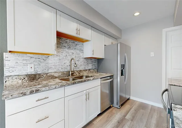 Photo 3 of Townhouse for sale at 9775 Croke Dr, Denver, CO 80260 | MLS# 6338446 | Listing updated on 2026-09-30