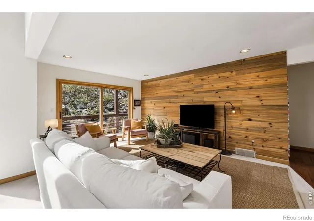 Photo 4 of Single family home for sale at 2626 Crestridge Ct, Boulder, CO 80302 | MLS# IR1067867 | Listing updated on 2026-10-17