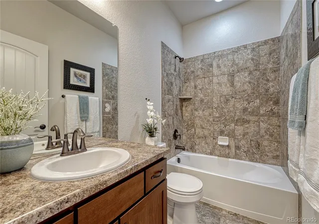 Photo 4 of Single family home for sale at 11940 Barrentine Loop, Parker, CO 80138 | MLS# 8436138 | Listing updated on 2026-10-05