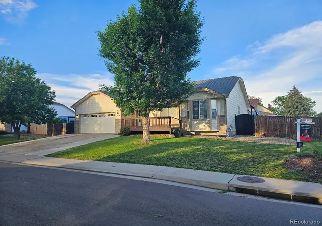 Photo 1 of Single family home for sale at 808 Idalia St, Aurora, CO 80011 | MLS# 3604895 | Listing updated on 2026-10-19