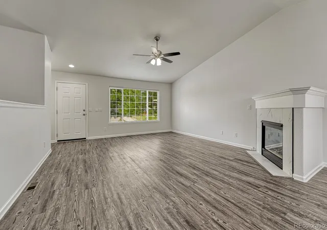 Photo 4 of Single family home for sale at 832 Pitkin Way, Castle Rock, CO 80104 | MLS# 9900988 | Listing updated on 2026-09-29