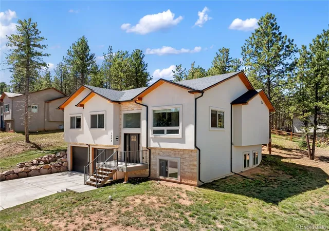Photo 2 of Single family home for sale at 1382 Ridgestone Dr, Woodland Park, CO 80863 | MLS# 5855496 | Listing updated on 2026-09-21