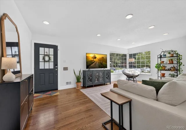 Photo 3 of Single family home for sale at 515 Dover St, Lakewood, CO 80226 | MLS# 8851729 | Listing updated on 2026-10-03