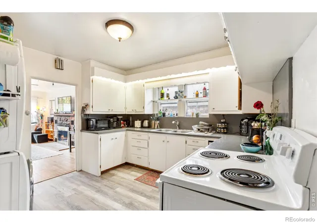 Listing Photo 5 - Condo for sale in building located at 2315 Spruce St, Boulder, CO 80302