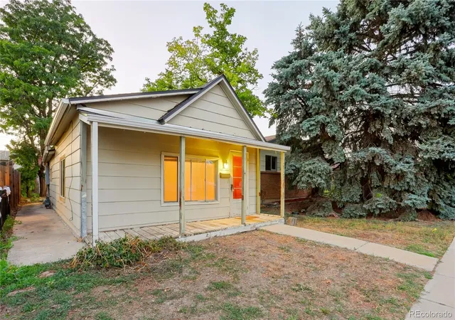 Single family home for sale at 2929 Lincoln, Englewood, CO 80113 | MLS# 2973600
