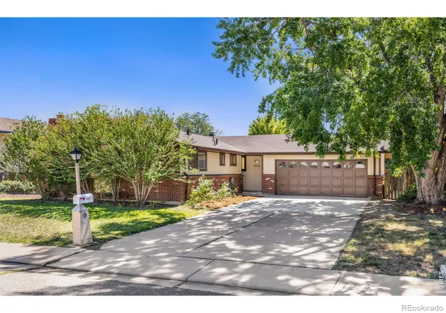 Single family home for sale at 925 Bragg Pl, Longmont, CO 80501 | MLS# IR1067964