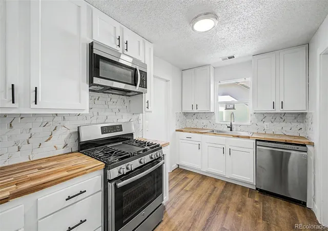 Photo 2 of Sale Pending at 1334 Havana St, Aurora, CO 80010 | MLS# 6016742 | Listing updated on 2026-09-22
