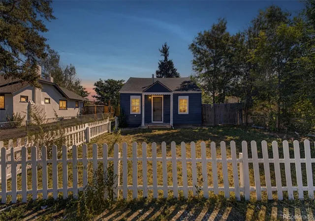 Photo 3 of Sale Pending at 1334 Havana St, Aurora, CO 80010 | MLS# 6016742 | Listing updated on 2026-09-22