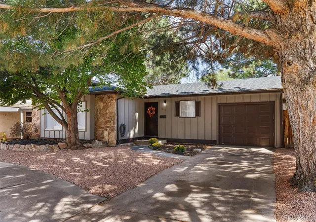 Single family home for sale at 1818 Maplewood Dr, Pueblo, CO 81005 | MLS# 5982852