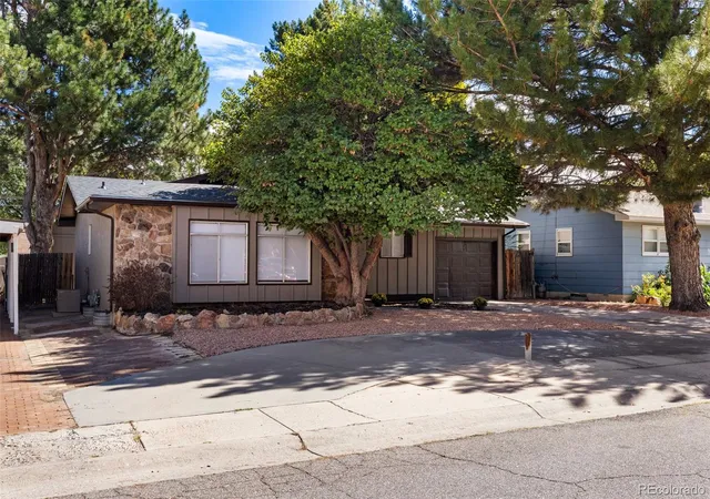 Photo 3 of Single family home for sale at 1818 Maplewood Dr, Pueblo, CO 81005 | MLS# 5982852 | Listing updated on 2026-09-28