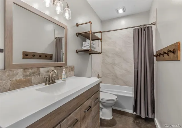 Listing Photo 5 - Condo for sale in building located at 91400 Ryan Gulch Rd, Silverthorne, CO 80498 - Unit #91416