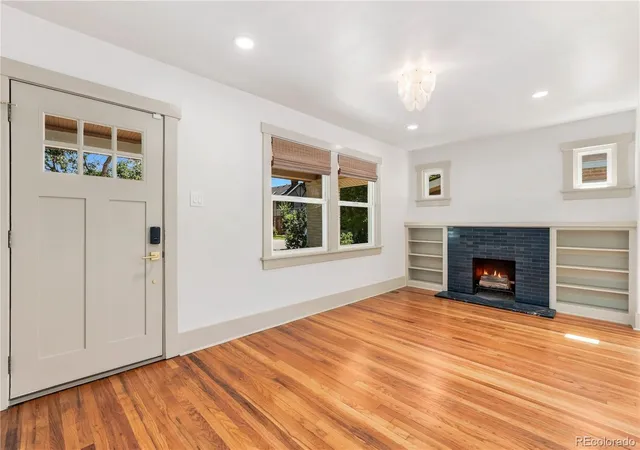 Photo 3 of Single family home for sale at 2589 N Glencoe St, Denver, CO 80207 | MLS# 9565981 | Listing updated on 2026-10-22