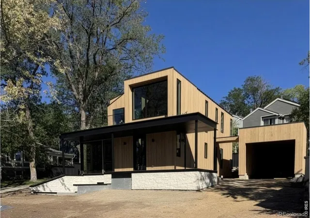 Photo 2 of Townhouse for sale at 2445 Bluff St, Boulder, CO 80304 | MLS# IR1068008 | Listing updated on 2026-09-28