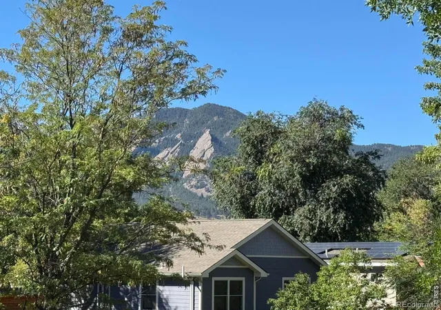 Photo 3 of Townhouse for sale at 2445 Bluff St, Boulder, CO 80304 | MLS# IR1068008 | Listing updated on 2026-09-28