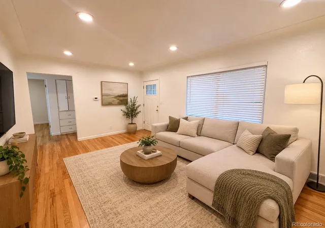 Photo 1 of Single family home for sale at 1671 Oswego St, Aurora, CO 80010 | MLS# 7992371 | Listing updated on 2026-09-28