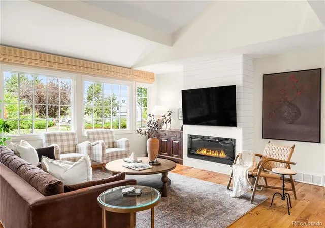 Photo 3 of Single family home for sale at 6 Carriage Ln, Cherry Hills Village, CO 80121 | MLS# 1643121 | Listing updated on 2026-09-20