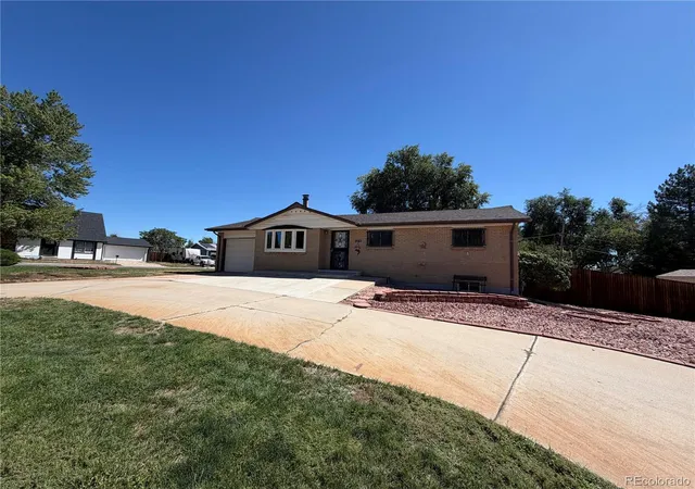 Photo 4 of Single family home for sale at 6498 Ingalls Ct, Arvada, CO 80003 | MLS# 9602011 | Listing updated on 2026-09-22