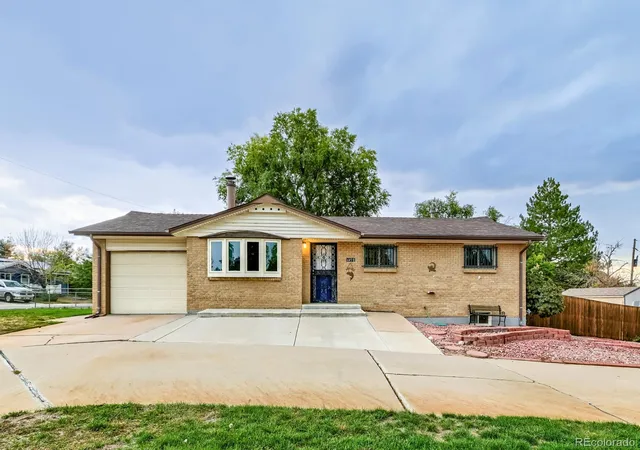 Single family home for sale at 6498 Ingalls Ct, Arvada, CO 80003 | MLS# 9602011