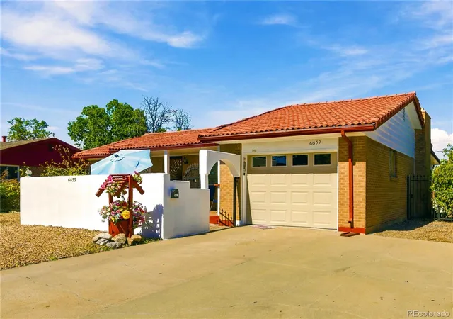 Photo 4 of Single family home for sale at 6659 W Louisiana Pl, Lakewood, CO 80232 | MLS# 5789929 | Listing updated on 2026-10-04