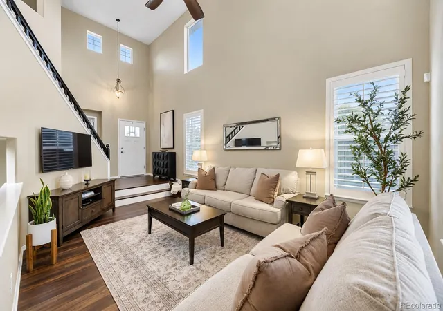 Photo 3 of Single family home for sale at 5462 Fullerton Cir, Highlands Ranch, CO 80130 | MLS# 2276079 | Listing updated on 2026-10-09