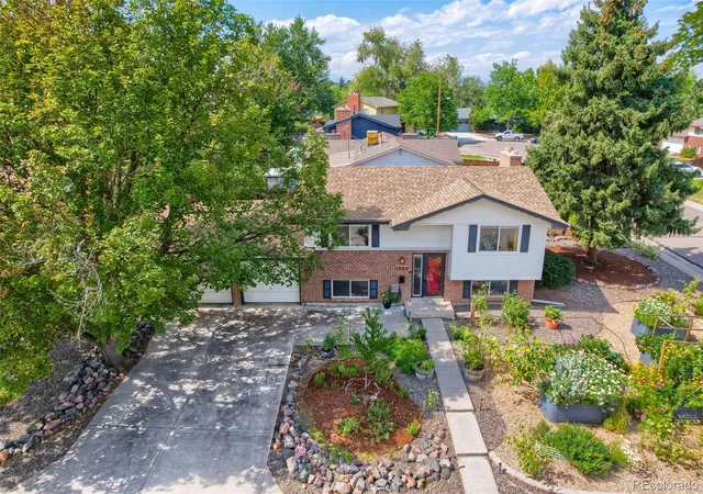 Photo 1 of Single family home for sale at 1323 S Dudley St, Lakewood, CO 80232 | MLS# 2275418 | Listing updated on 2026-10-29
