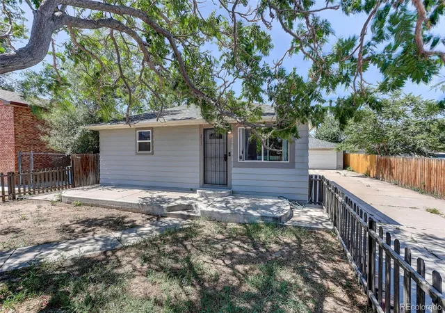 Photo 3 of Single family home for sale at 5715 Niagara St, Commerce City, CO 80022 | MLS# 6240869 | Listing updated on 2026-09-17