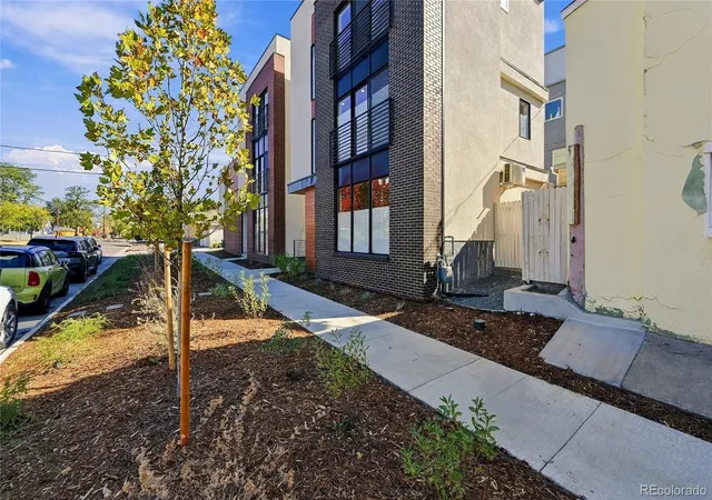Photo 2 of Single family home for sale at 1220 E 35th Avenue, Denver, CO 80205 | MLS# 6083729 | Listing updated on 2026-10-23