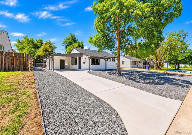 Photo 3 of Single family home for sale at 2631 S Green Ct, Denver, CO 80219 | MLS# 7054155 | Listing updated on 2026-09-05