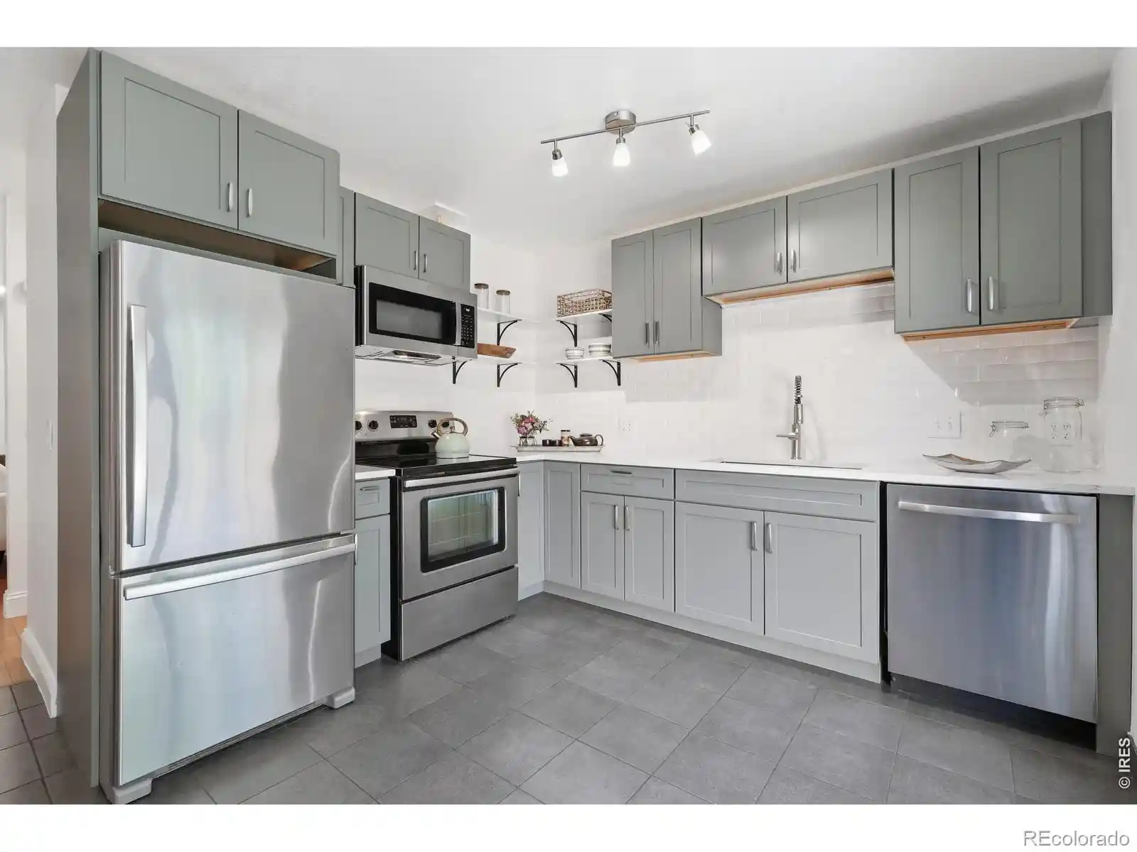 Listing Photo 2 - Condo for sale in 3874 Broadway St located at 3874 Broadway St, Boulder, CO 80304 - Unit 3874 Broadway St