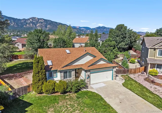 Photo 4 of Single family home for sale at 1305 Eastmeadow Ct, Colorado Springs, CO 80906 | MLS# 7760230 | Listing updated on 2026-09-05