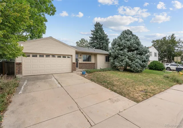 Photo 3 of Single family home for sale at 4994 S Independence Way, Littleton, CO 80123 | MLS# 3404260 | Listing updated on 2026-09-19