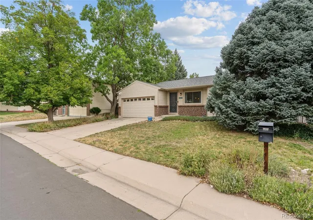 Photo 2 of Single family home for sale at 4994 S Independence Way, Littleton, CO 80123 | MLS# 3404260 | Listing updated on 2026-10-10