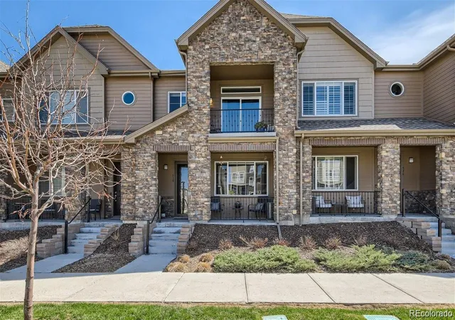 Photo 1 of Townhouse for sale at 518 E Dry Crk Pl, Littleton, CO 80122 | MLS# 1931637 | Listing updated on 2026-09-12