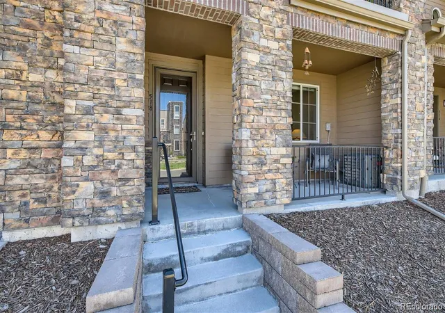 Photo 2 of Townhouse for sale at 518 E Dry Crk Pl, Littleton, CO 80122 | MLS# 1931637 | Listing updated on 2026-09-12