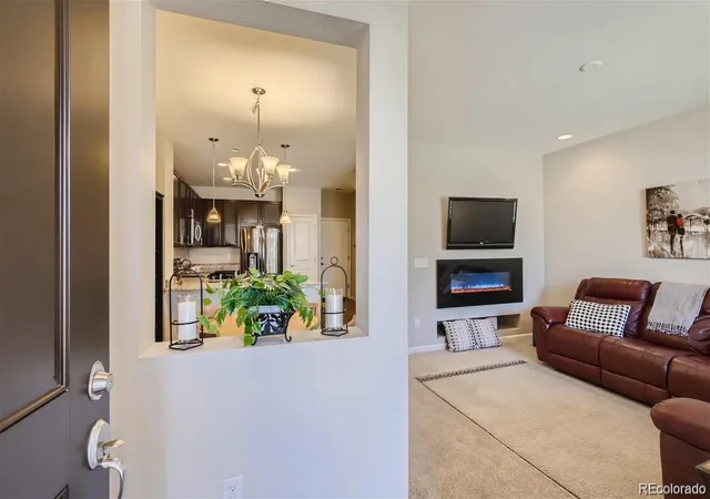 Photo 3 of Townhouse for sale at 518 E Dry Crk Pl, Littleton, CO 80122 | MLS# 1931637 | Listing updated on 2026-09-12