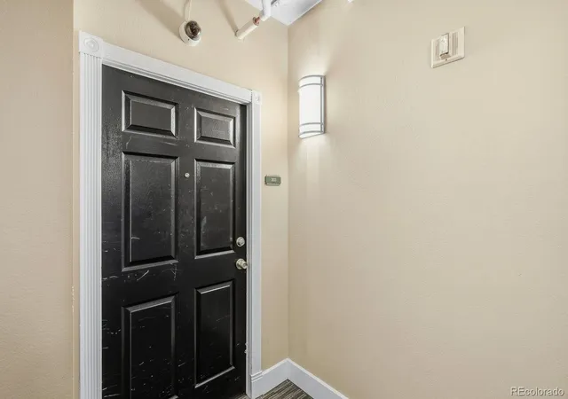 Listing Photo 5 - Condo for sale in building located at 444 17Th St, Denver, CO 80202 - Unit #303