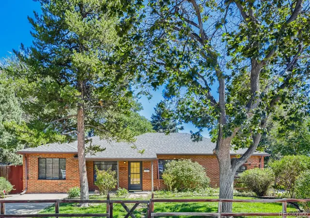 Single family home for sale at 716 Scranton Ct, Aurora, CO 80011 | MLS# 2953027