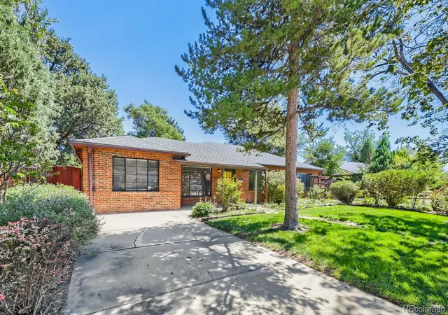 Photo 1 of Single family home for sale at 716 Scranton Ct, Aurora, CO 80011 | MLS# 2953027 | Listing updated on 2026-09-12