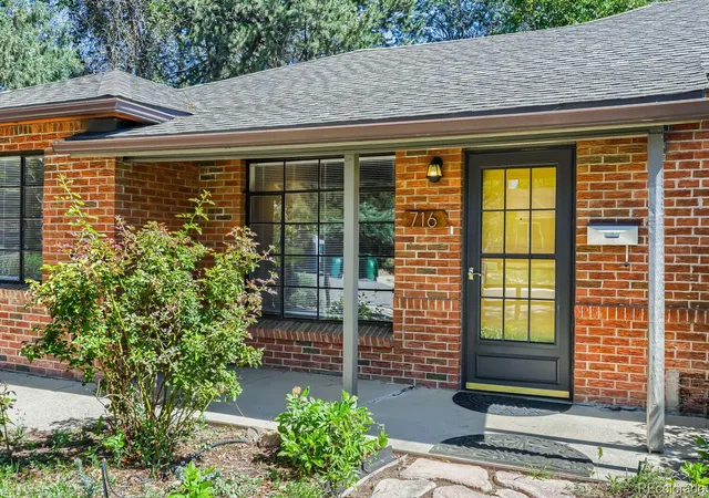Photo 2 of Single family home for sale at 716 Scranton Ct, Aurora, CO 80011 | MLS# 2953027 | Listing updated on 2026-09-12