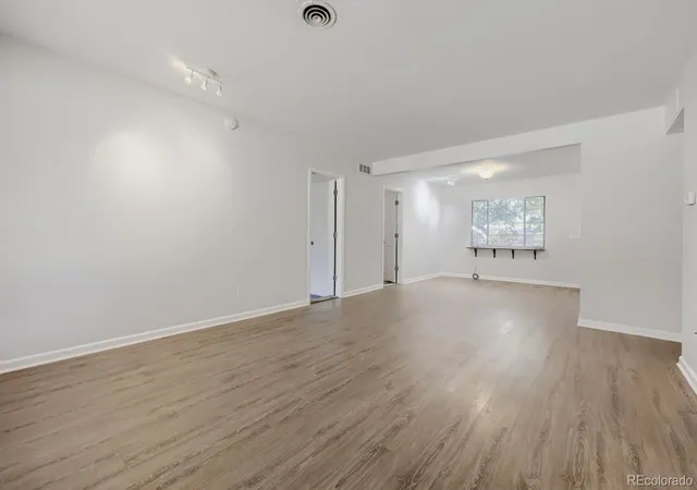 Photo 4 of Single family home for sale at 716 Scranton Ct, Aurora, CO 80011 | MLS# 2953027 | Listing updated on 2026-09-12