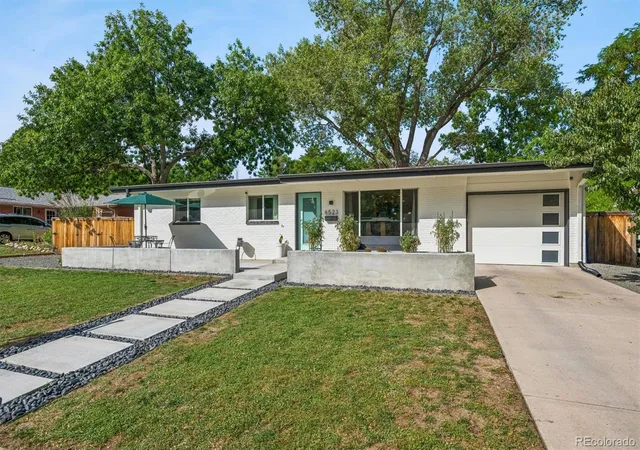 Photo 3 of Single family home for sale at 6523 S Datura St, Littleton, CO 80120 | MLS# 2323032 | Listing updated on 2026-09-22