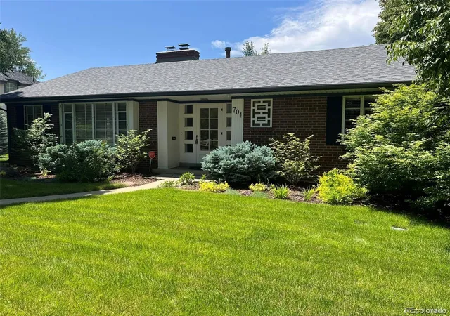 Single family home for sale at 701 S Clayton St, Denver, CO 80209 | MLS# 8562112